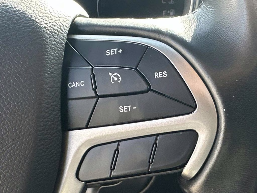 2020 Pacific Blue Clearcoat Jeep Grand Cherokee Limited 4X4 SUV