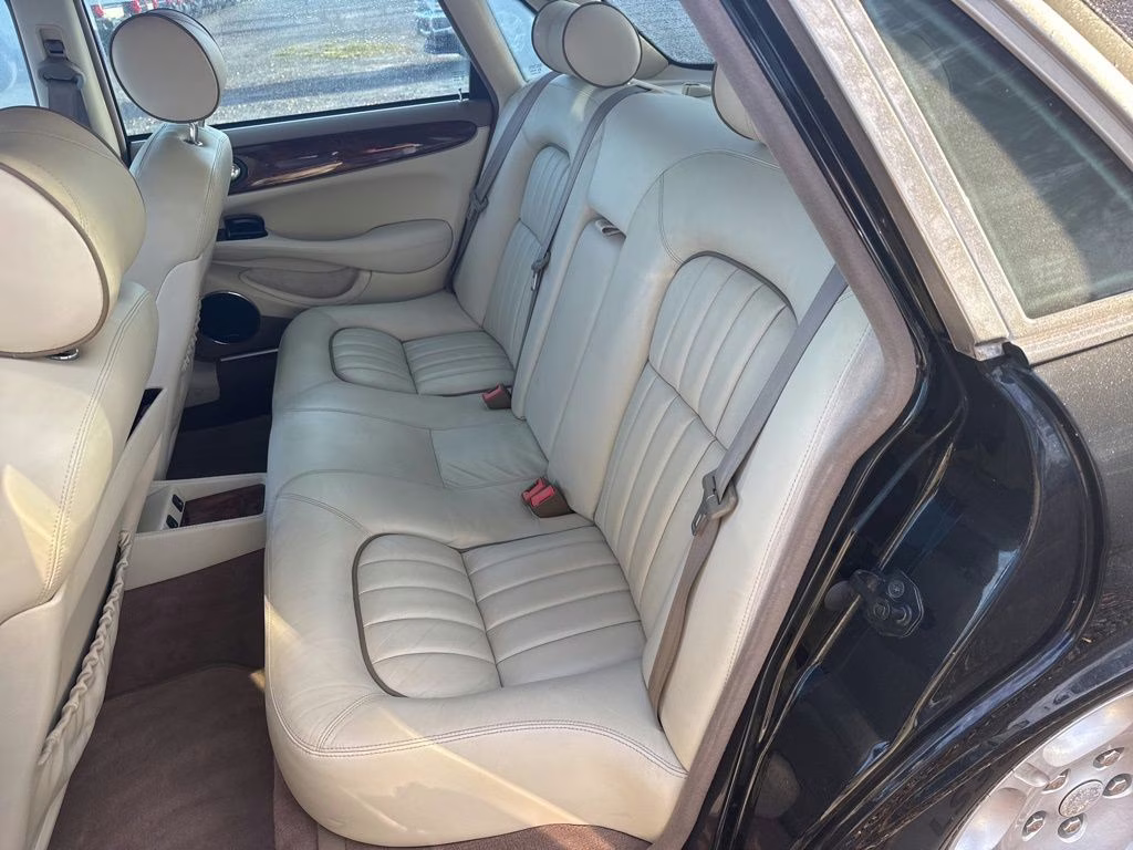 2003 Ebony Jaguar XJ8 Base RWD Sedan