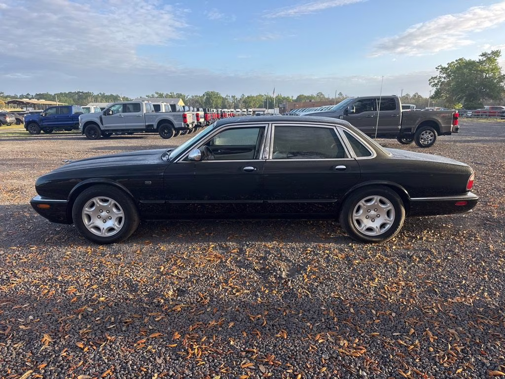 2003 Ebony Jaguar XJ8 Base RWD Sedan