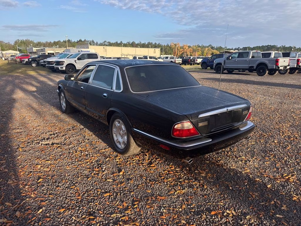 2003 Ebony Jaguar XJ8 Base RWD Sedan
