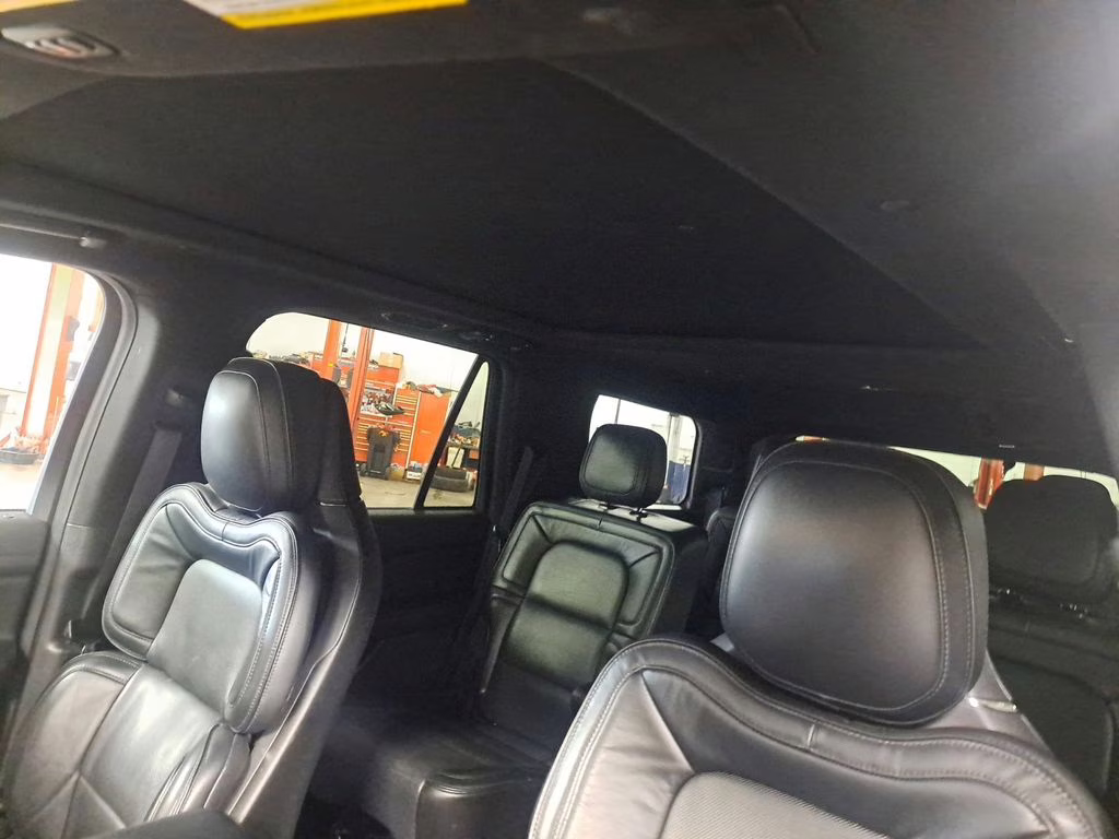 2019 White Platinum Clearcoat Metallic Lincoln Navigator Reserve w/Heavy Duty Trailer Pkg 4X4 SUV