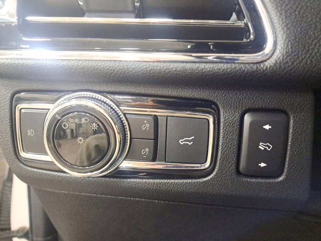 2019 White Platinum Clearcoat Metallic Lincoln Navigator Reserve w/Heavy Duty Trailer Pkg 4X4 SUV