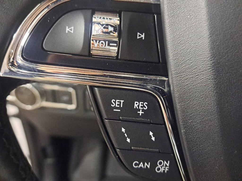 2019 White Platinum Clearcoat Metallic Lincoln Navigator Reserve w/Heavy Duty Trailer Pkg 4X4 SUV