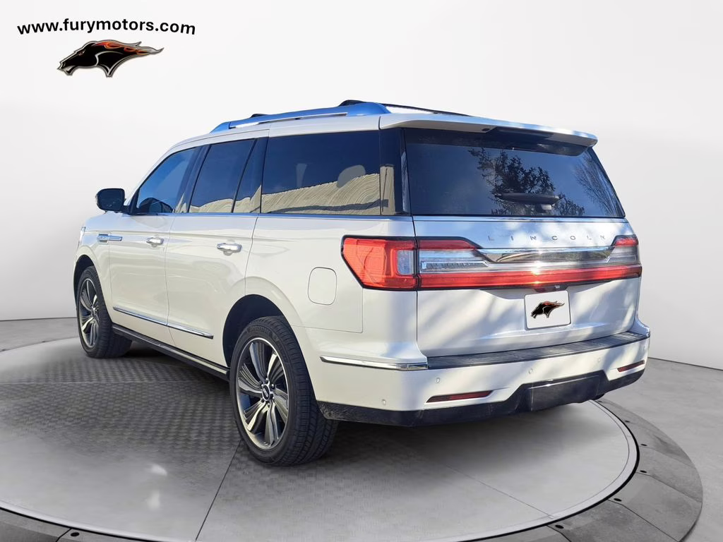 2019 White Platinum Clearcoat Metallic Lincoln Navigator Reserve w/Heavy Duty Trailer Pkg 4X4 SUV