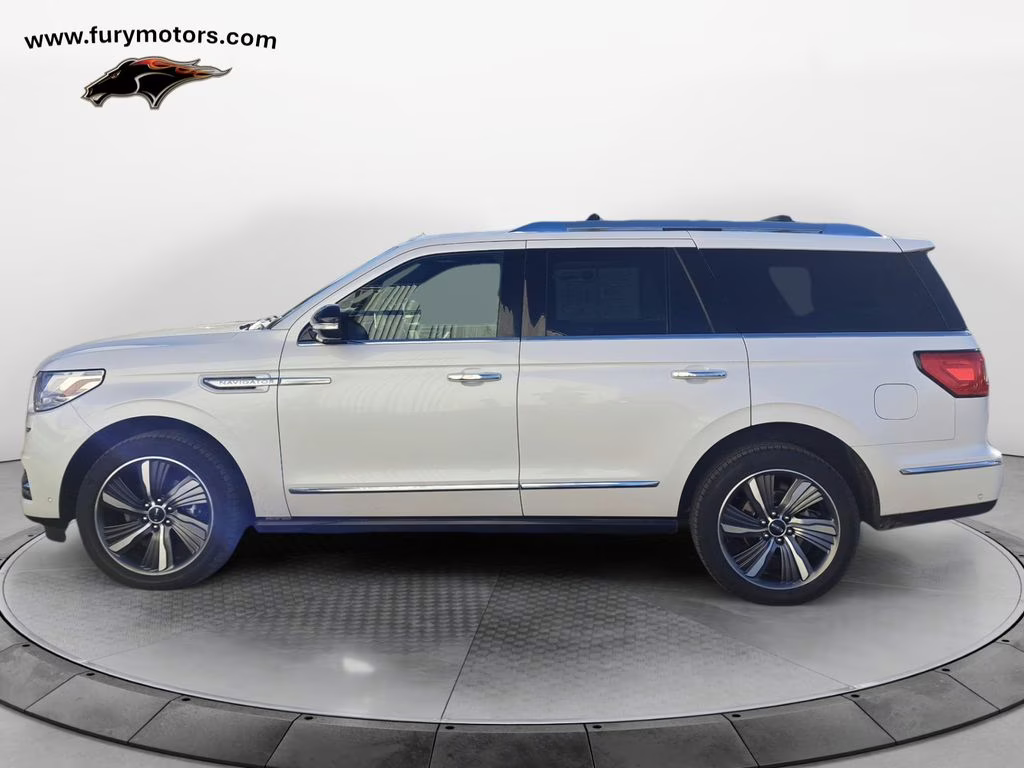 2019 White Platinum Clearcoat Metallic Lincoln Navigator Reserve w/Heavy Duty Trailer Pkg 4X4 SUV