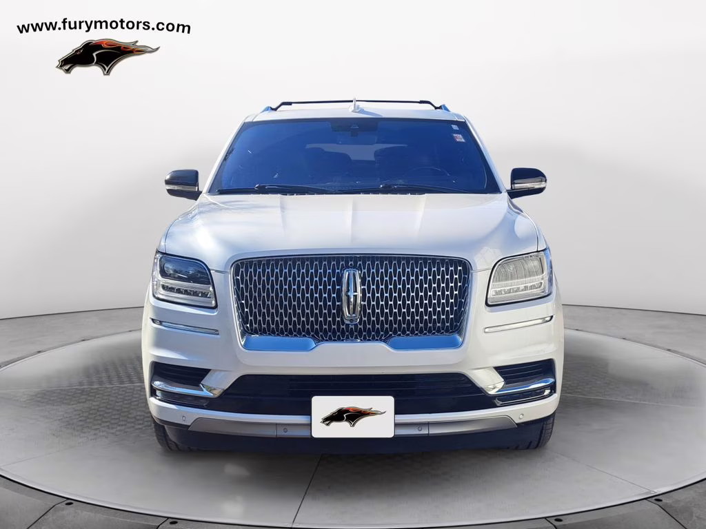 2019 White Platinum Clearcoat Metallic Lincoln Navigator Reserve w/Heavy Duty Trailer Pkg 4X4 SUV
