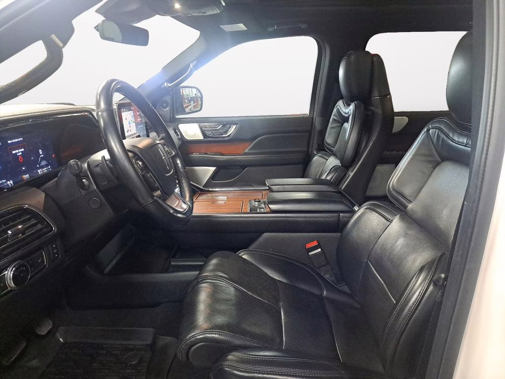 2019 White Platinum Clearcoat Metallic Lincoln Navigator Reserve w/Heavy Duty Trailer Pkg 4X4 SUV