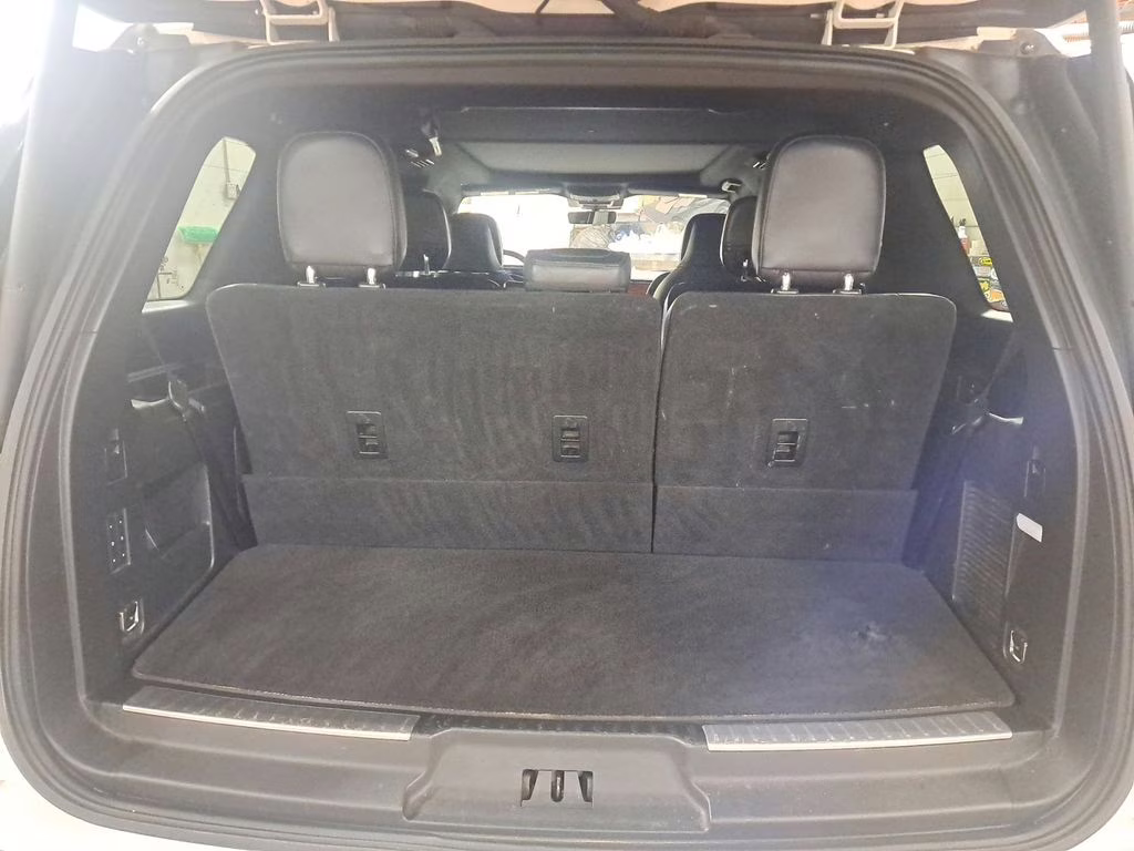 2019 White Platinum Clearcoat Metallic Lincoln Navigator Reserve w/Heavy Duty Trailer Pkg 4X4 SUV
