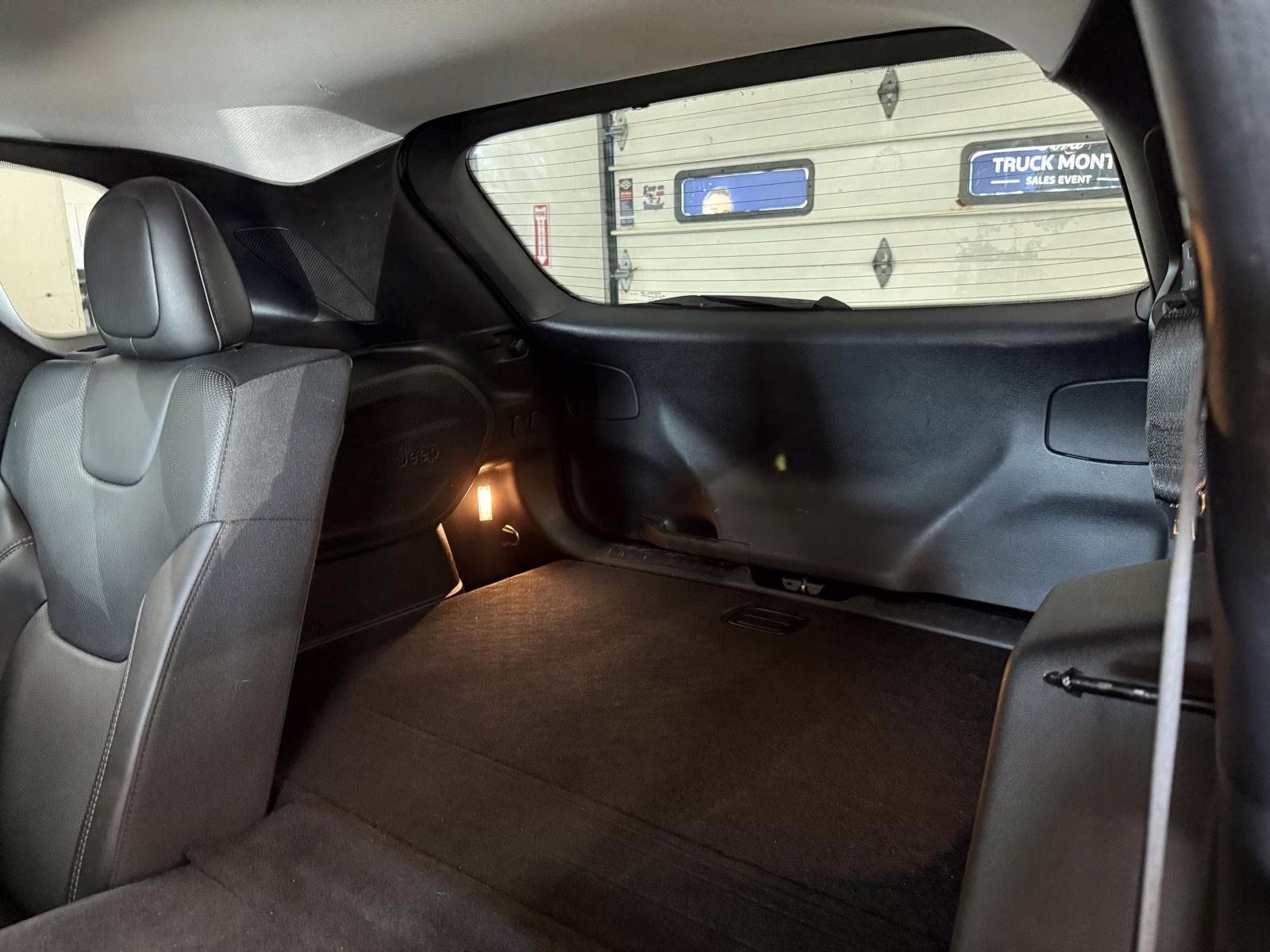 2019 Billet Silver Metallic Clearcoat Jeep Cherokee Limited 4X4 SUV