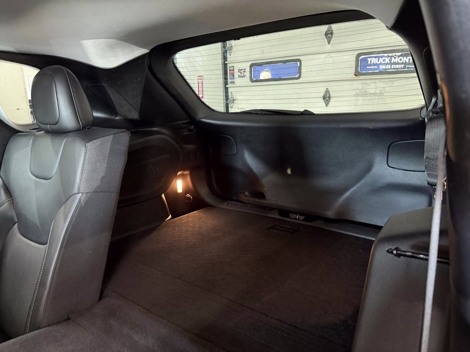 2019 Billet Silver Metallic Clearcoat Jeep Cherokee Limited 4X4 SUV