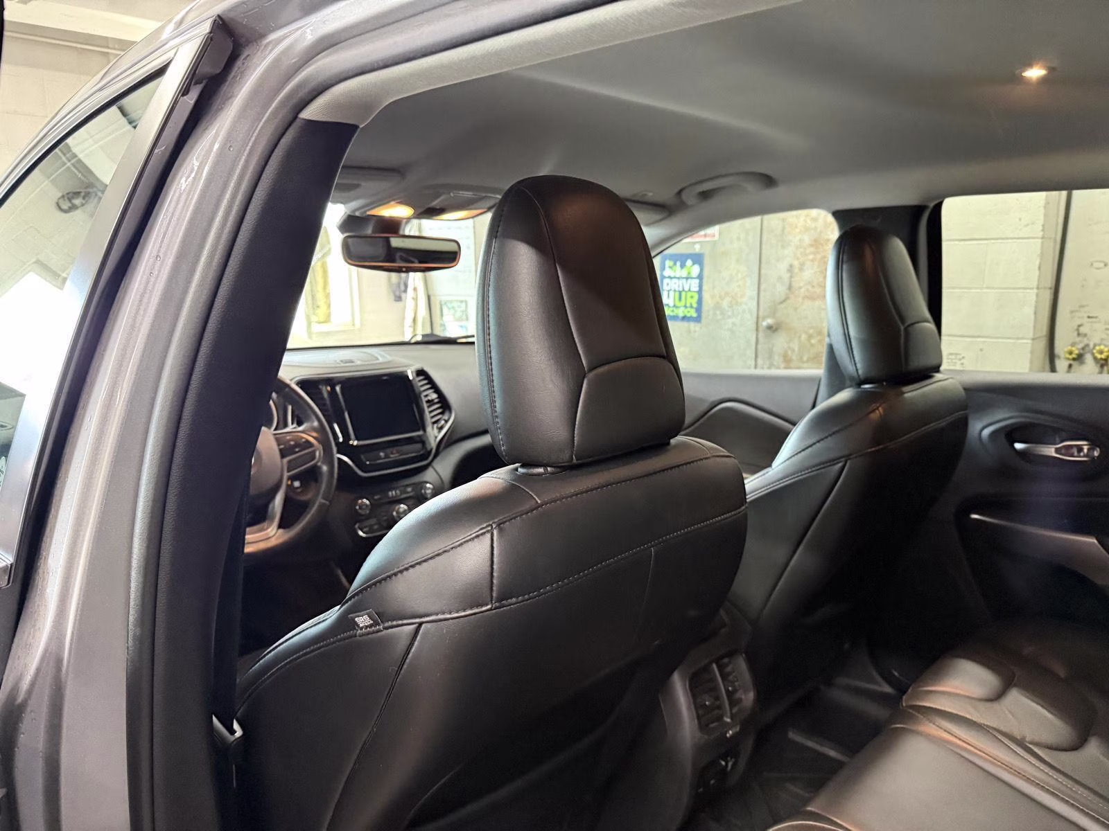 2019 Billet Silver Metallic Clearcoat Jeep Cherokee Limited 4X4 SUV