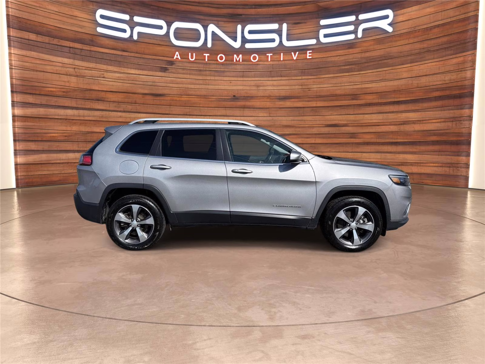 2019 Billet Silver Metallic Clearcoat Jeep Cherokee Limited 4X4 SUV
