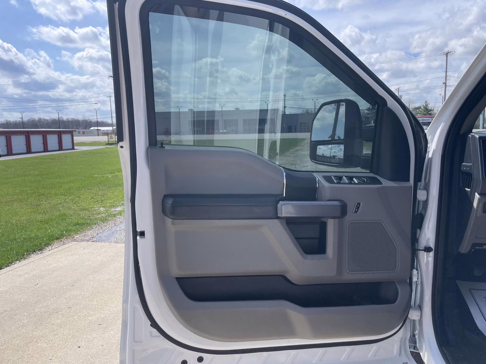 2022 Oxford White Ford Super Duty F-250 SRW XLT 4X4 Truck