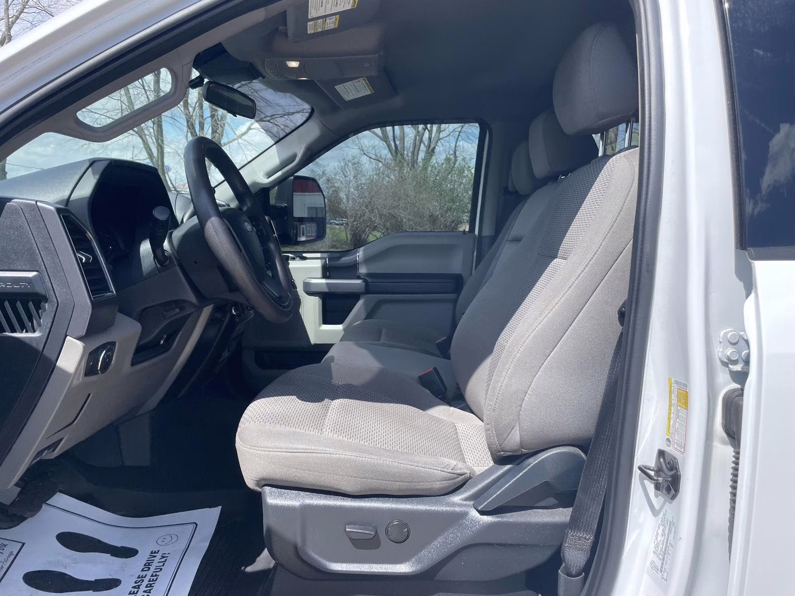 2022 Oxford White Ford Super Duty F-250 SRW XLT 4X4 Truck