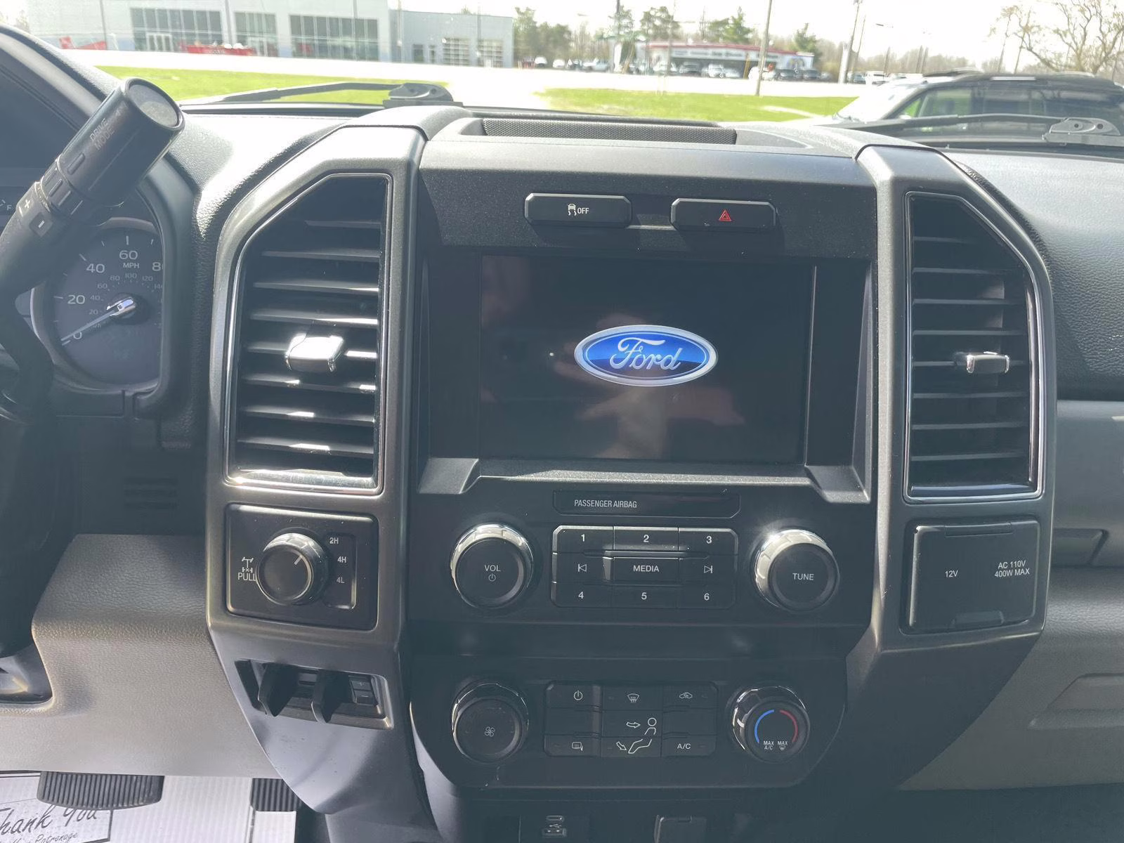 2022 Oxford White Ford Super Duty F-250 SRW XLT 4X4 Truck