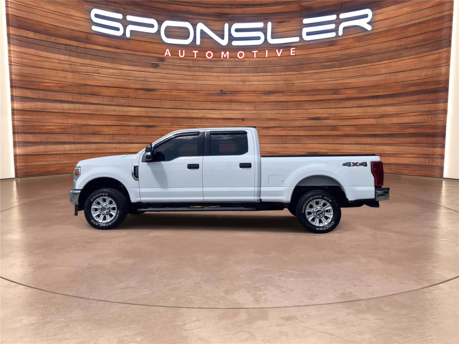 2022 Oxford White Ford Super Duty F-250 SRW XLT 4X4 Truck