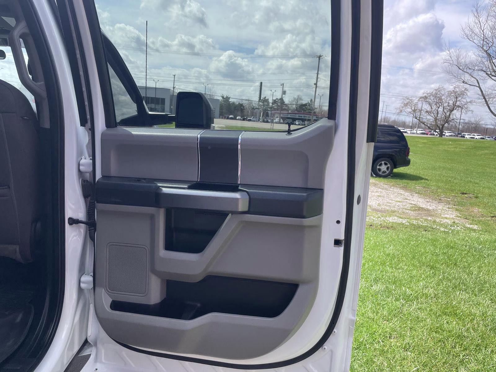 2022 Oxford White Ford Super Duty F-250 SRW XLT 4X4 Truck