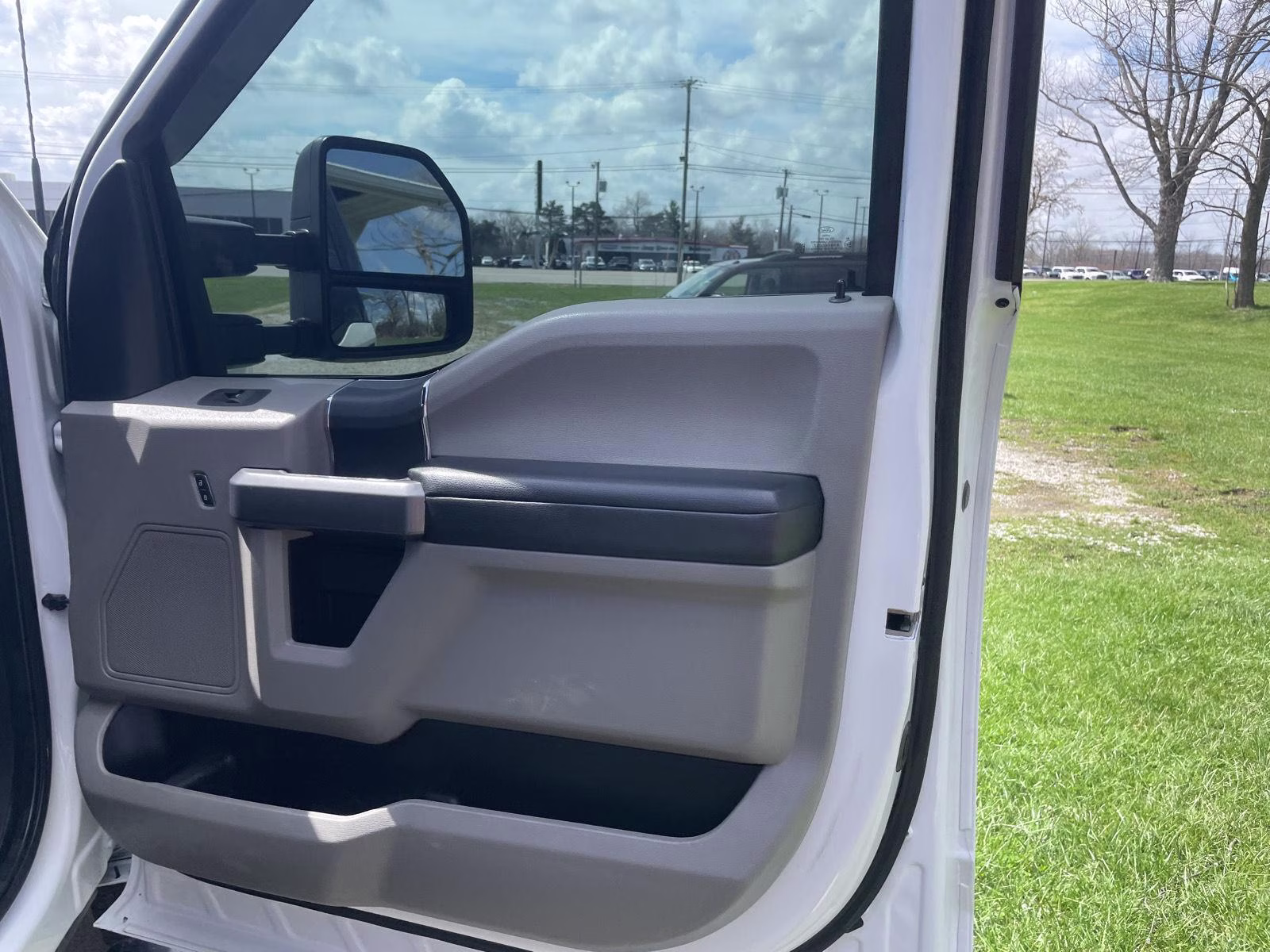 2022 Oxford White Ford Super Duty F-250 SRW XLT 4X4 Truck