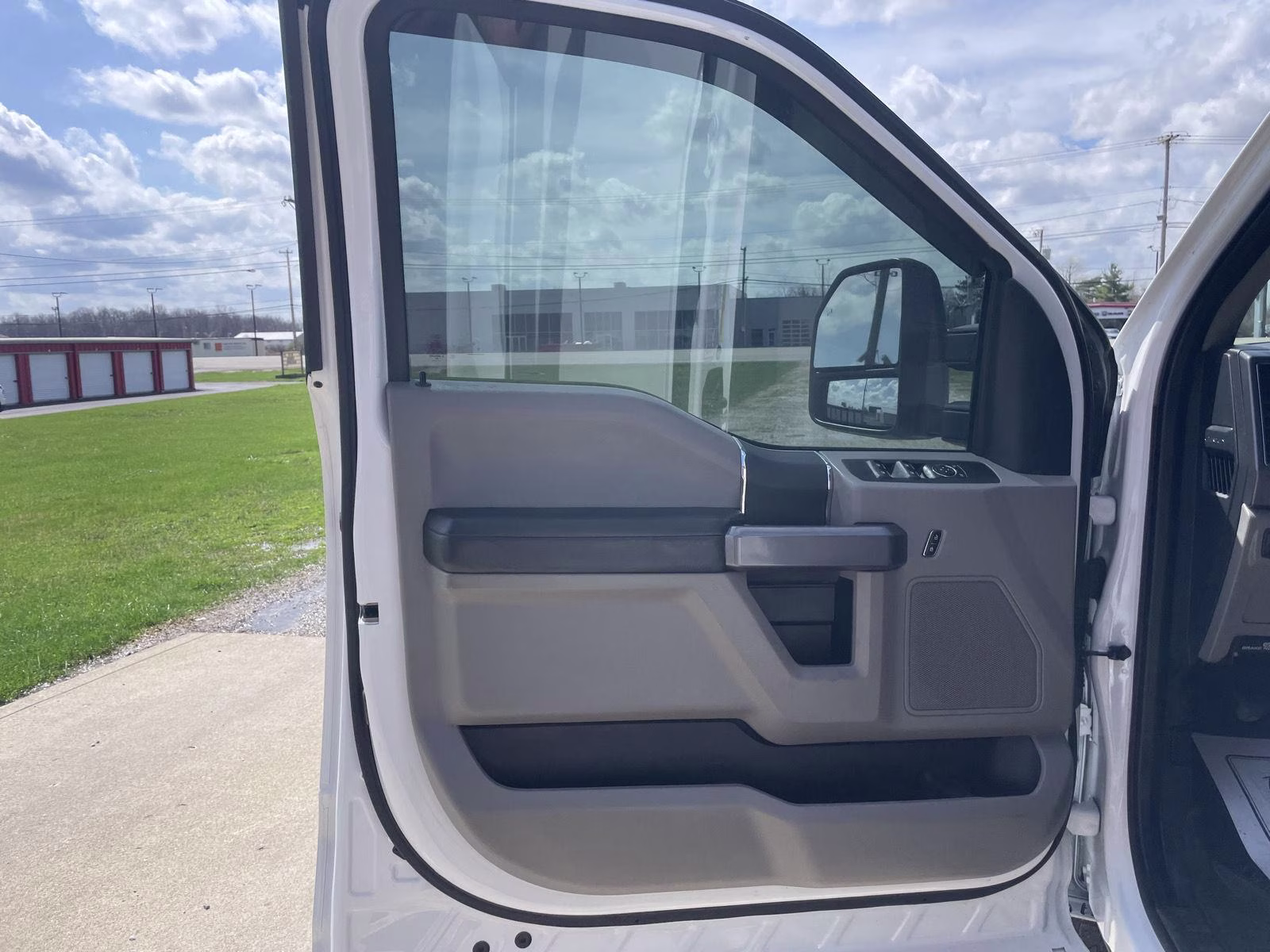 2022 Oxford White Ford Super Duty F-250 SRW XLT 4X4 Truck