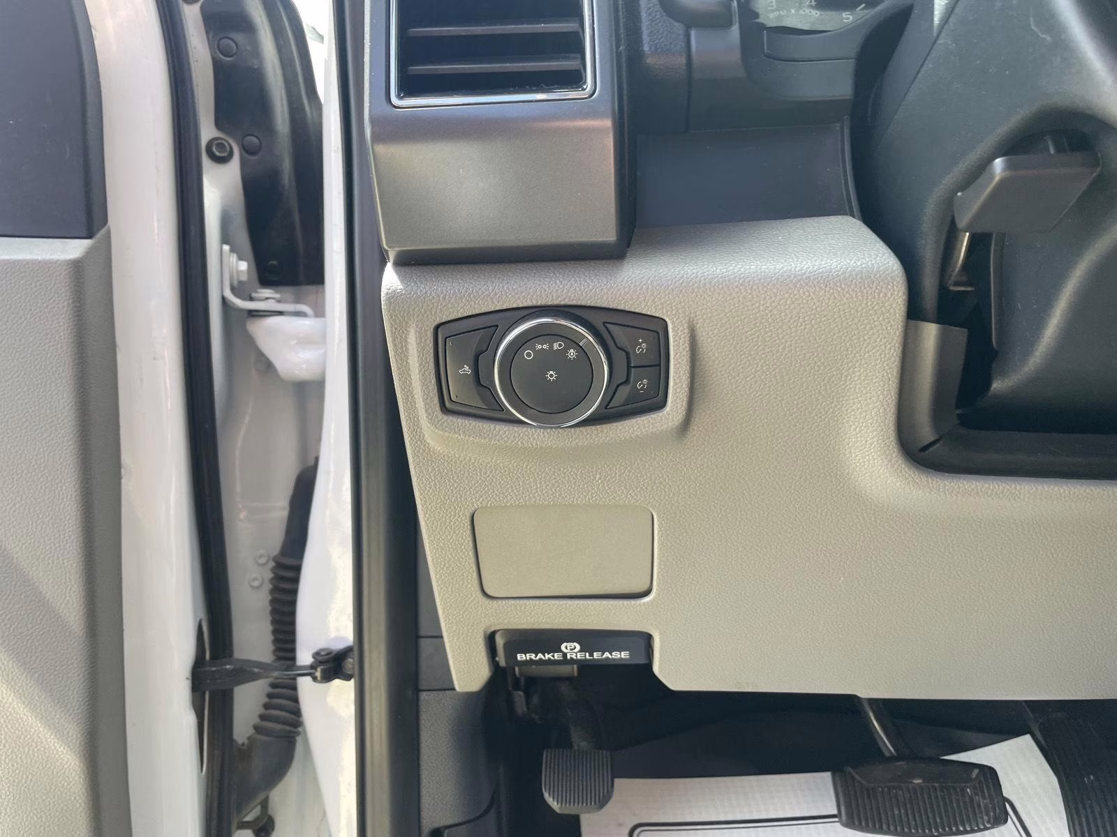 2022 Oxford White Ford Super Duty F-250 SRW XLT 4X4 Truck