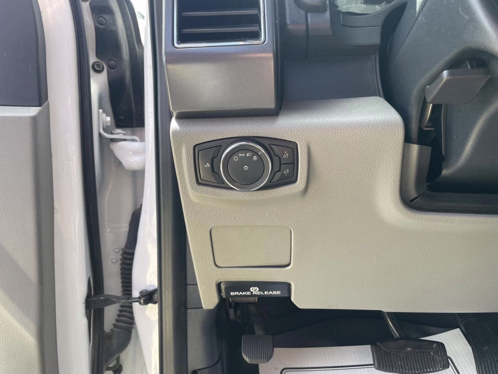 2022 Oxford White Ford Super Duty F-250 SRW XLT 4X4 Truck