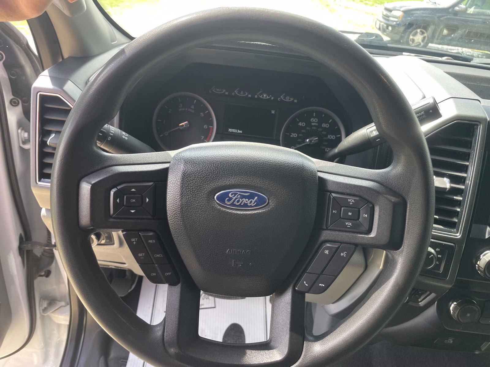 2022 Oxford White Ford Super Duty F-250 SRW XLT 4X4 Truck