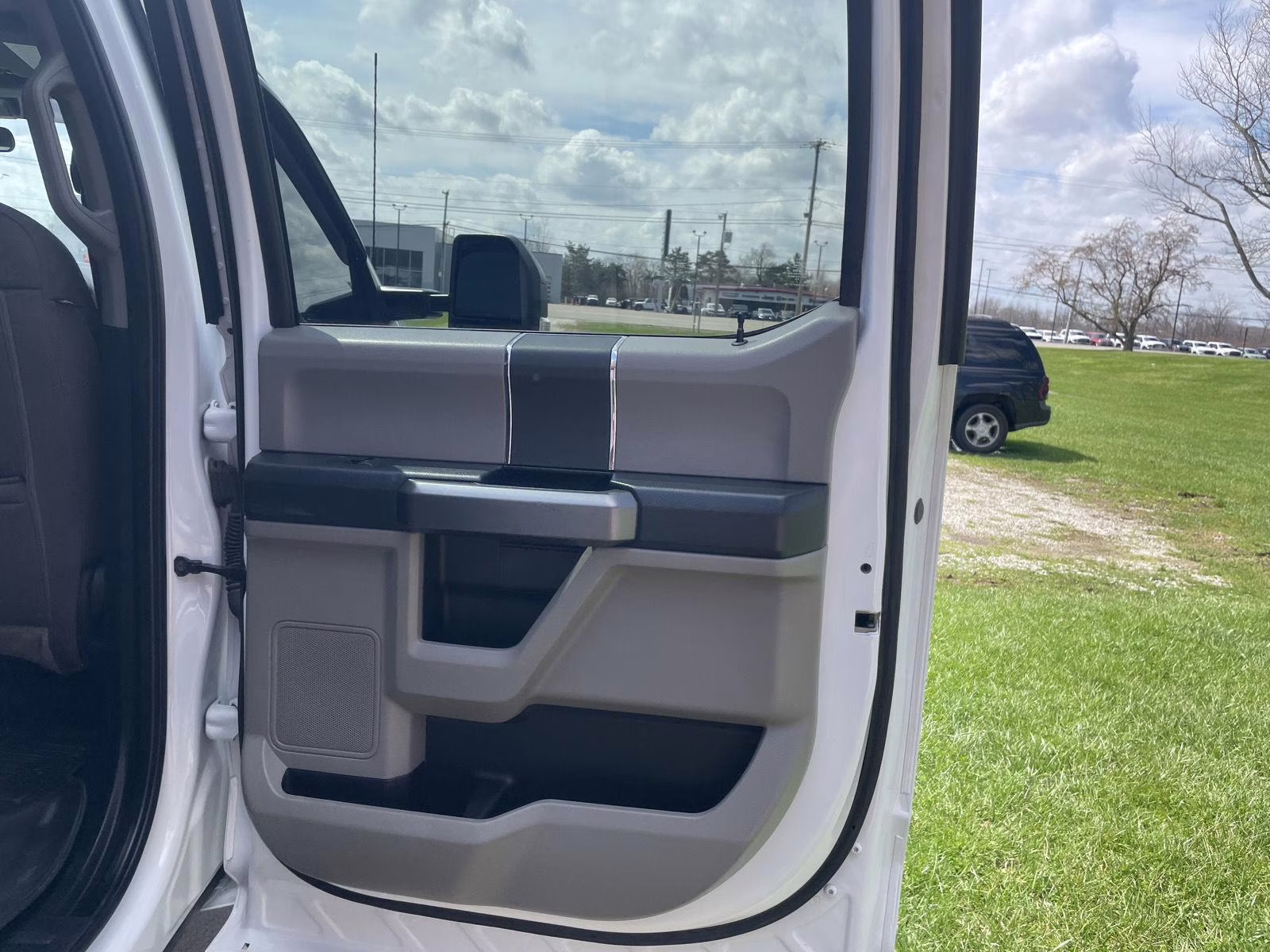 2022 Oxford White Ford Super Duty F-250 SRW XLT 4X4 Truck