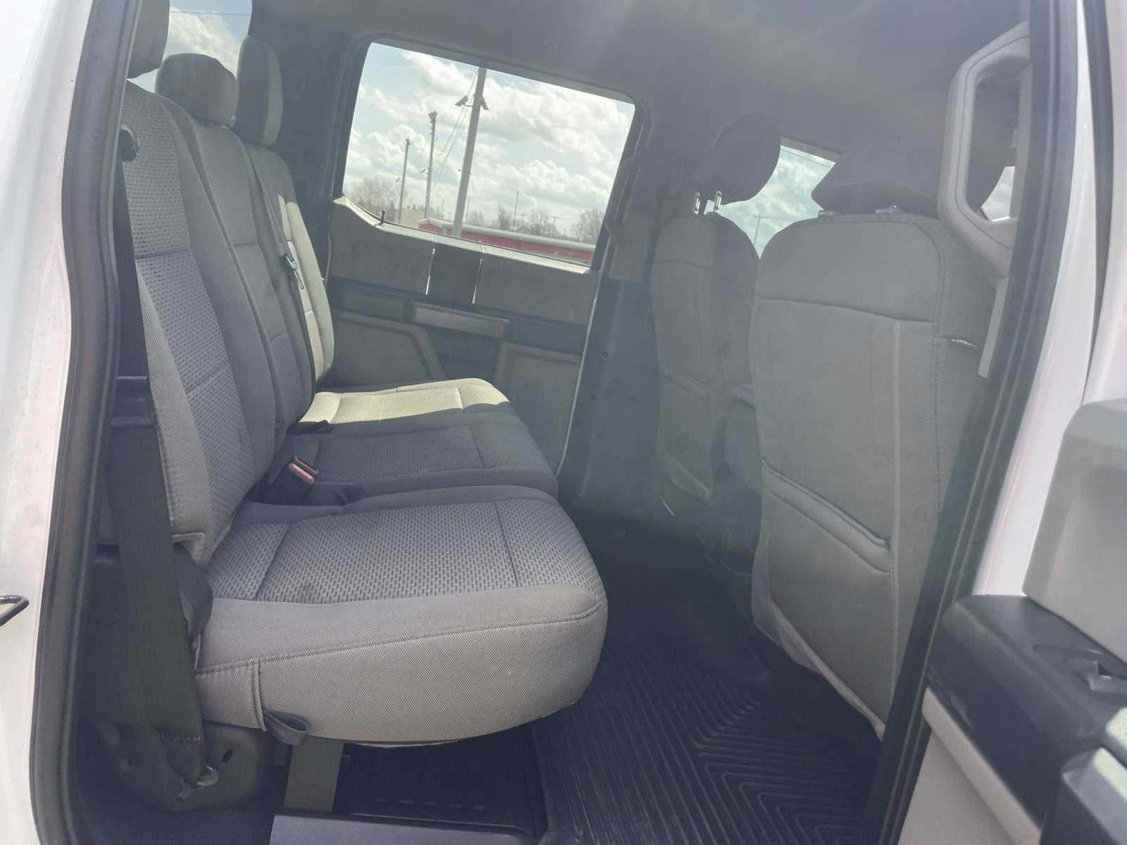 2022 Oxford White Ford Super Duty F-250 SRW XLT 4X4 Truck