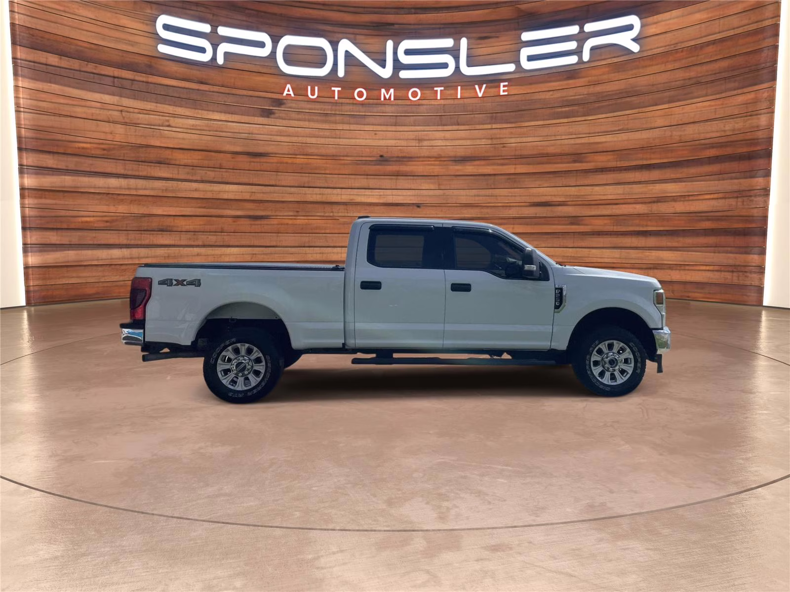 2022 Oxford White Ford Super Duty F-250 SRW XLT 4X4 Truck