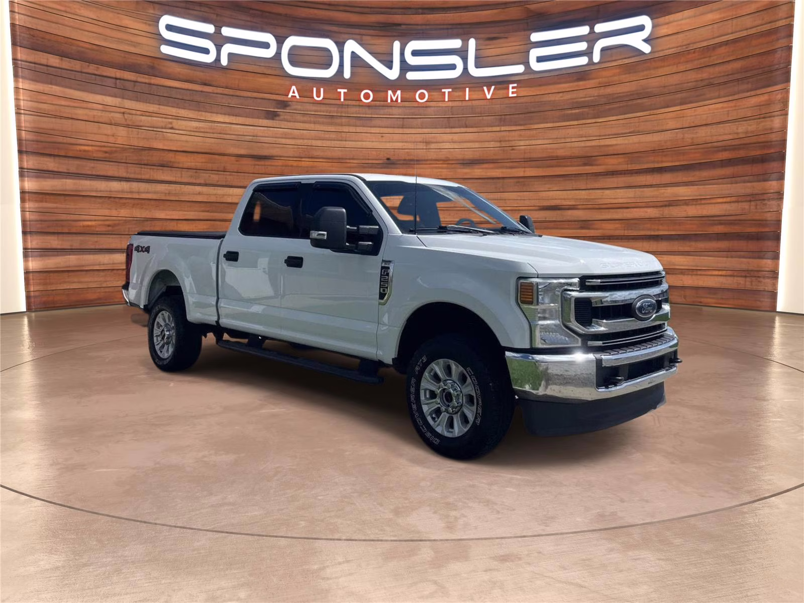 2022 Oxford White Ford Super Duty F-250 SRW XLT 4X4 Truck