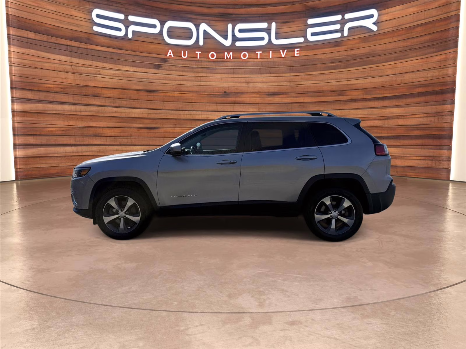 2019 Billet Silver Metallic Clearcoat Jeep Cherokee Limited 4X4 SUV