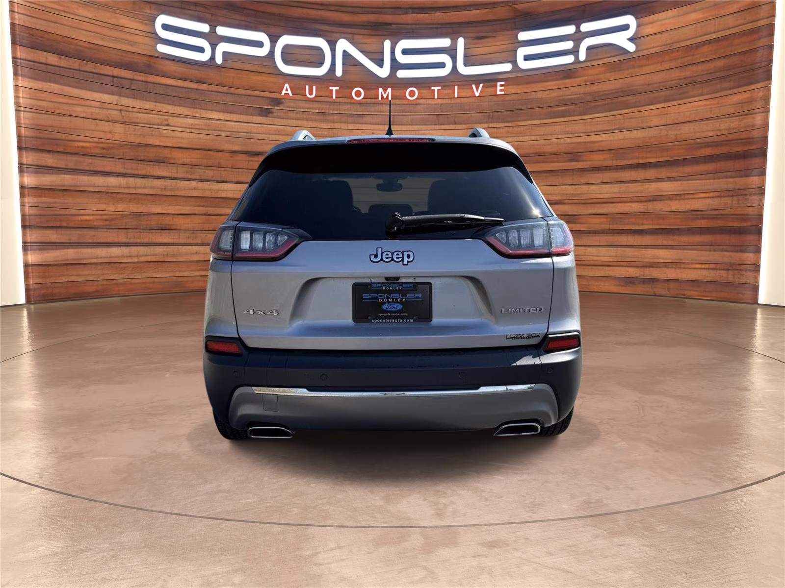 2019 Billet Silver Metallic Clearcoat Jeep Cherokee Limited 4X4 SUV
