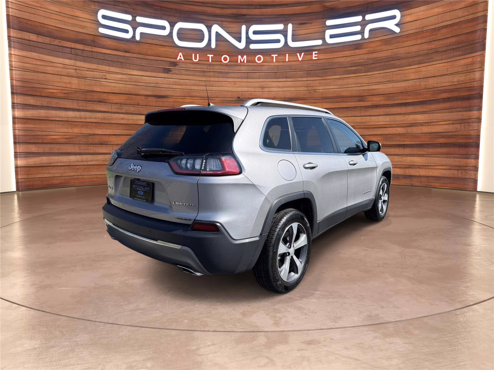 2019 Billet Silver Metallic Clearcoat Jeep Cherokee Limited 4X4 SUV