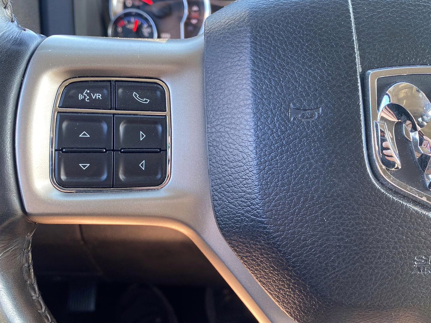 2018 Brilliant Black Crystal Pearlcoat Ram 2500 Laramie 4X4 Truck