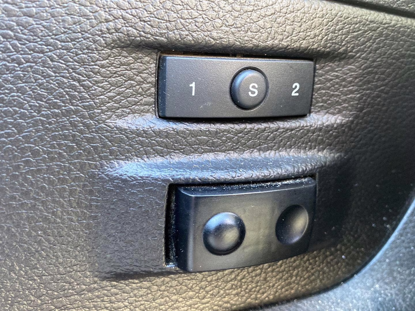 2018 Brilliant Black Crystal Pearlcoat Ram 2500 Laramie 4X4 Truck