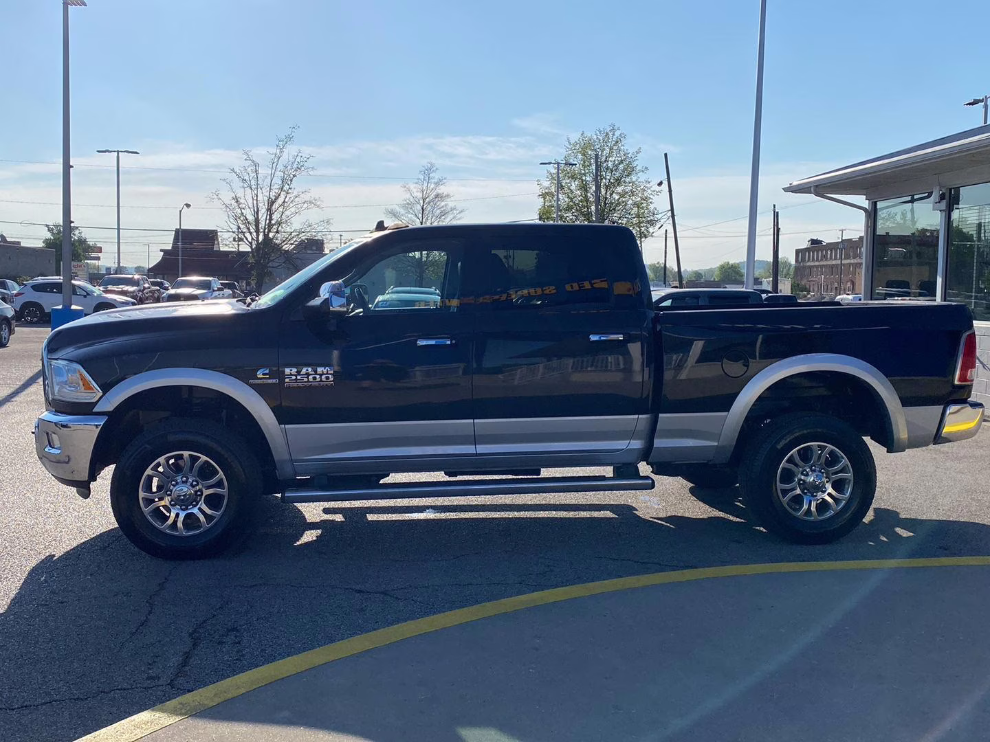 2018 Brilliant Black Crystal Pearlcoat Ram 2500 Laramie 4X4 Truck