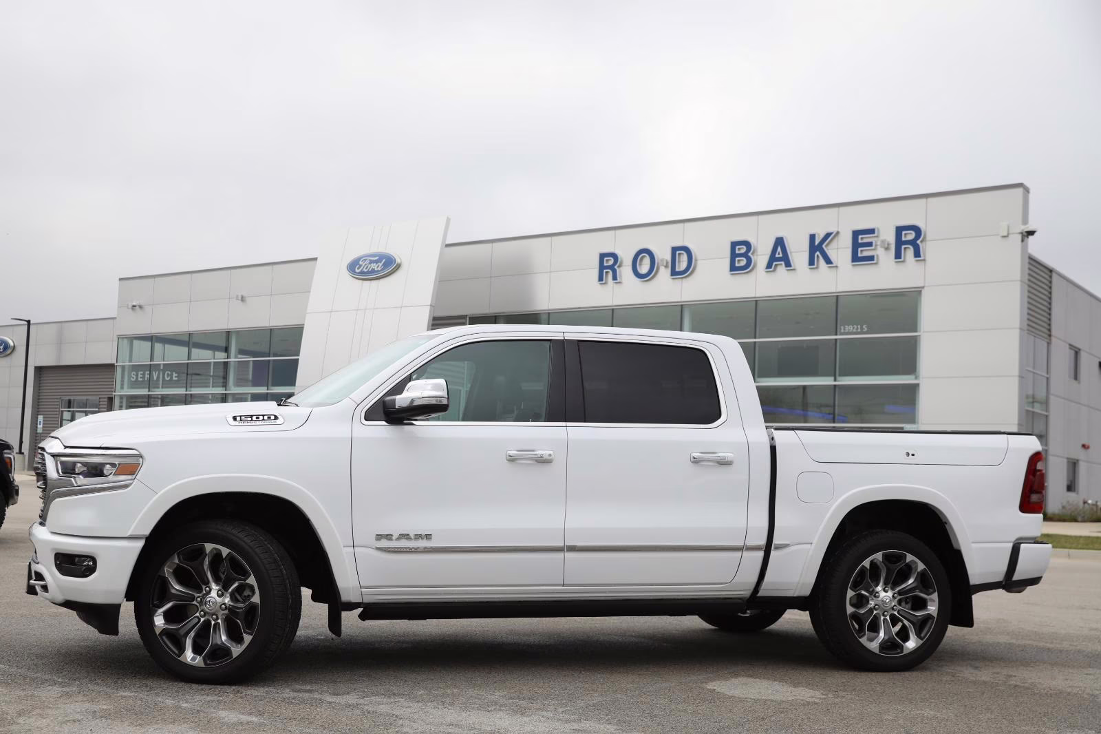 2021 Bright White Clearcoat Ram 1500 Limited 4X4 Truck