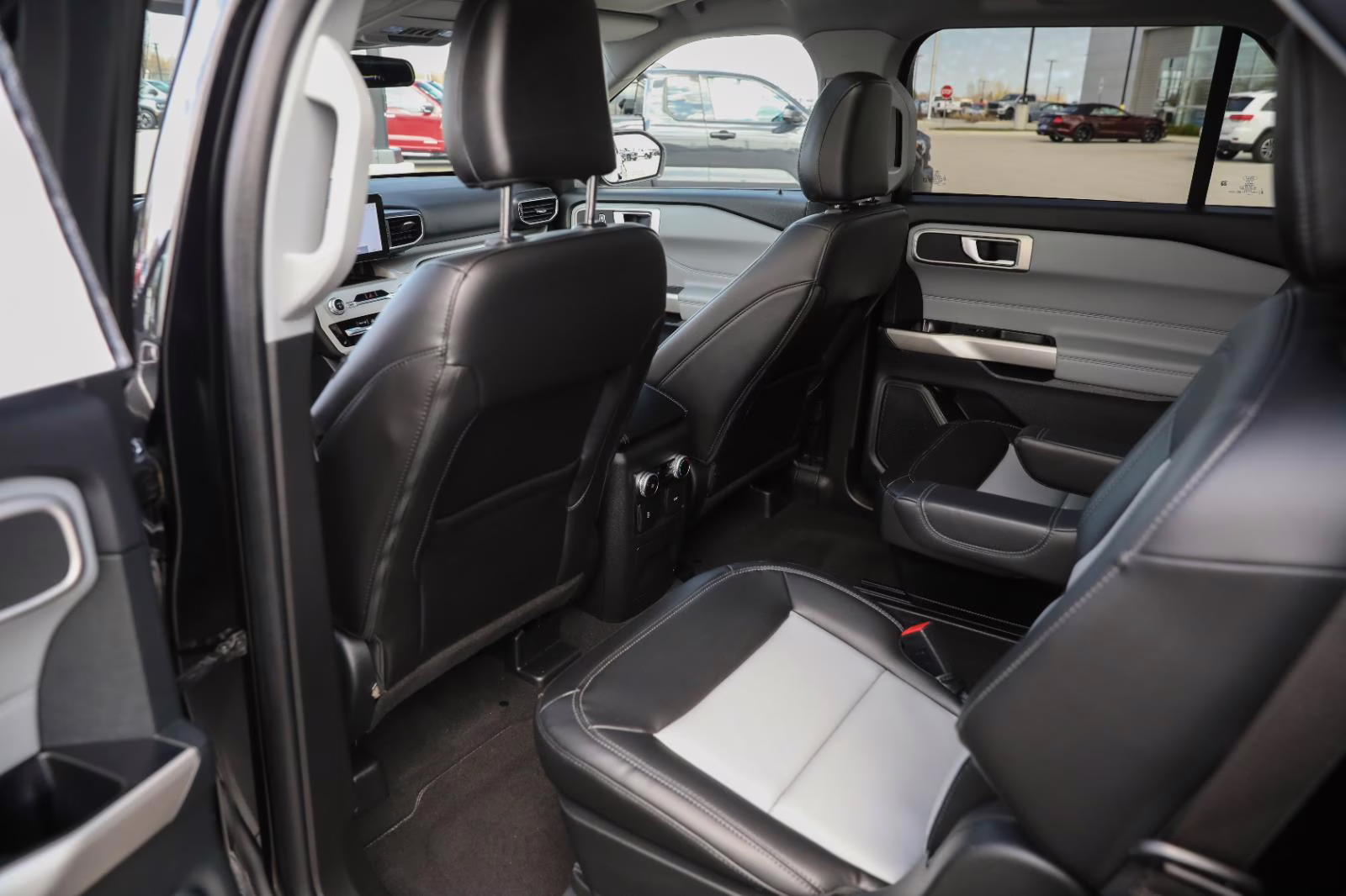 2023 Agate Black Ford Explorer XLT 4X4 SUV