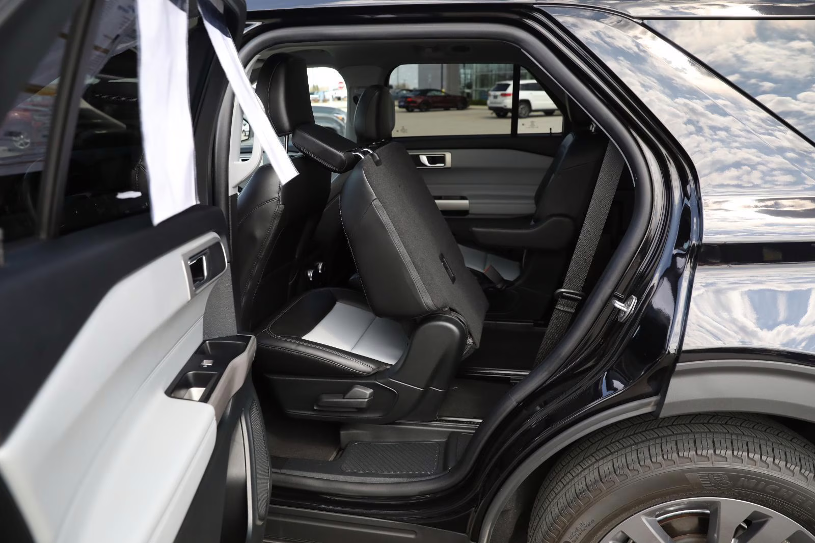 2023 Agate Black Ford Explorer XLT 4X4 SUV