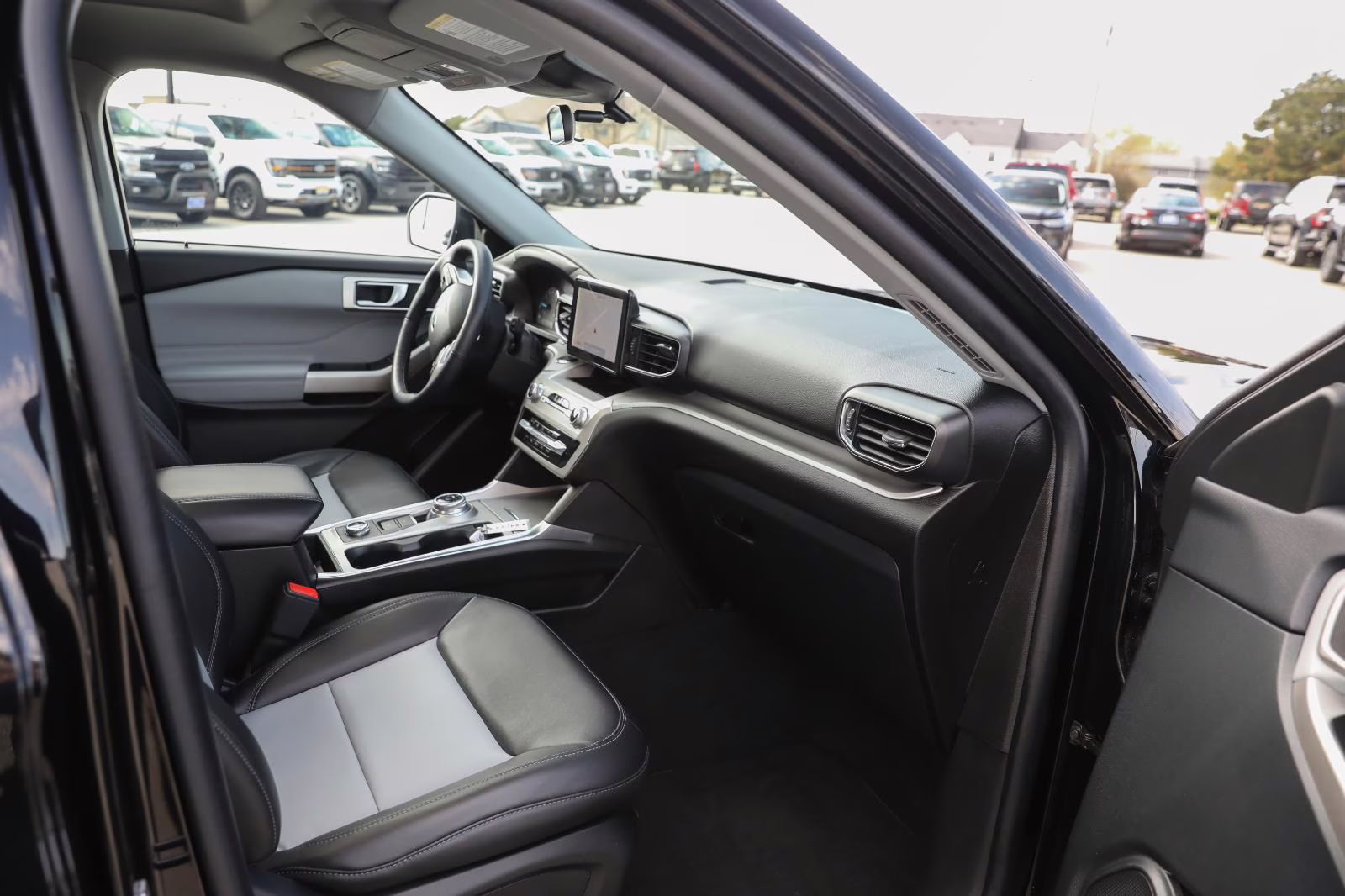 2023 Agate Black Ford Explorer XLT 4X4 SUV