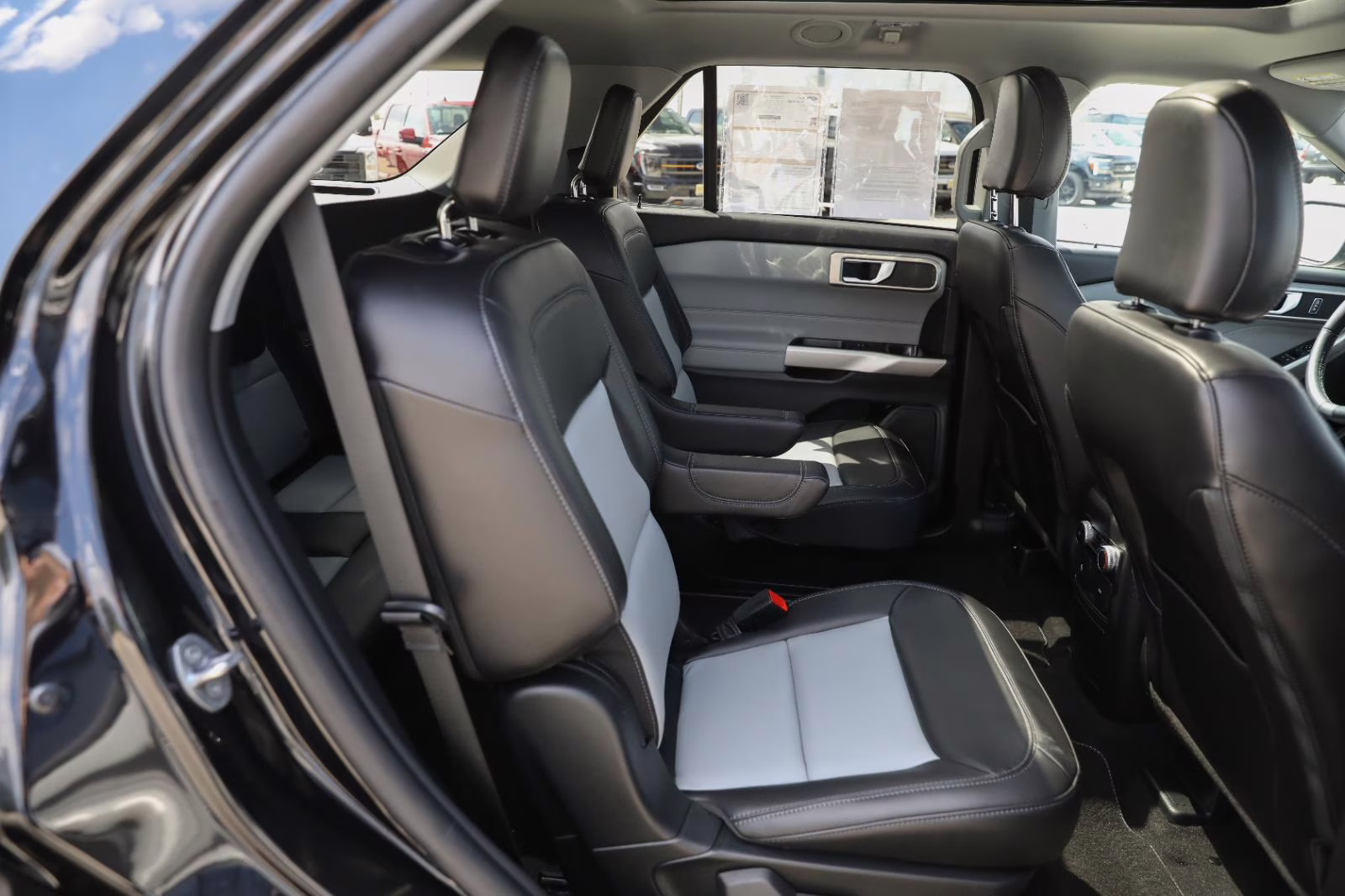 2023 Agate Black Ford Explorer XLT 4X4 SUV