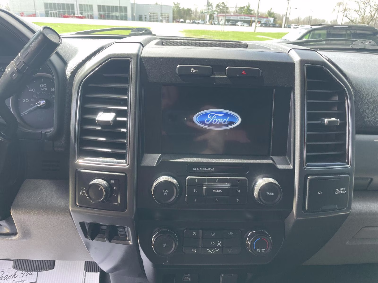 2022 Oxford White Ford Super Duty F-250 SRW XLT 4X4 Truck