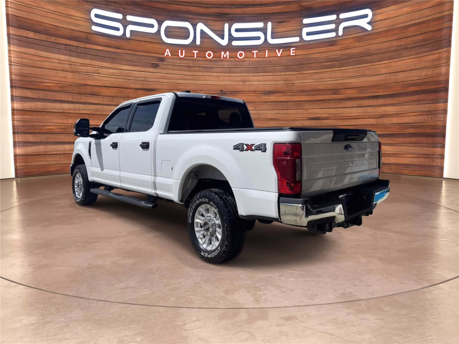 2022 Oxford White Ford Super Duty F-250 SRW XLT 4X4 Truck