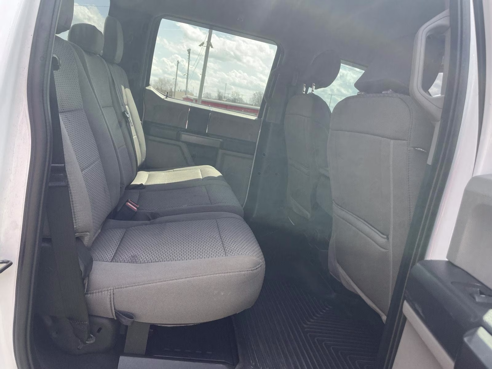 2022 Oxford White Ford Super Duty F-250 SRW XLT 4X4 Truck
