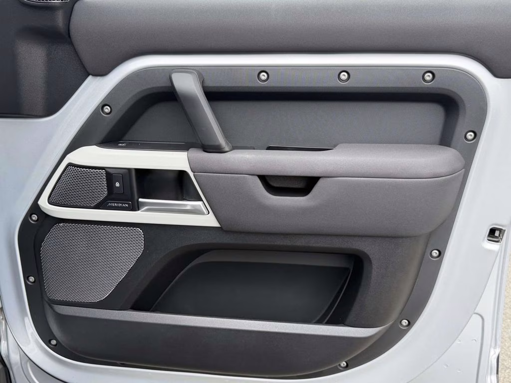 2022 Hakuba Silver Metallic Land Rover Defender 110 S AWD SUV