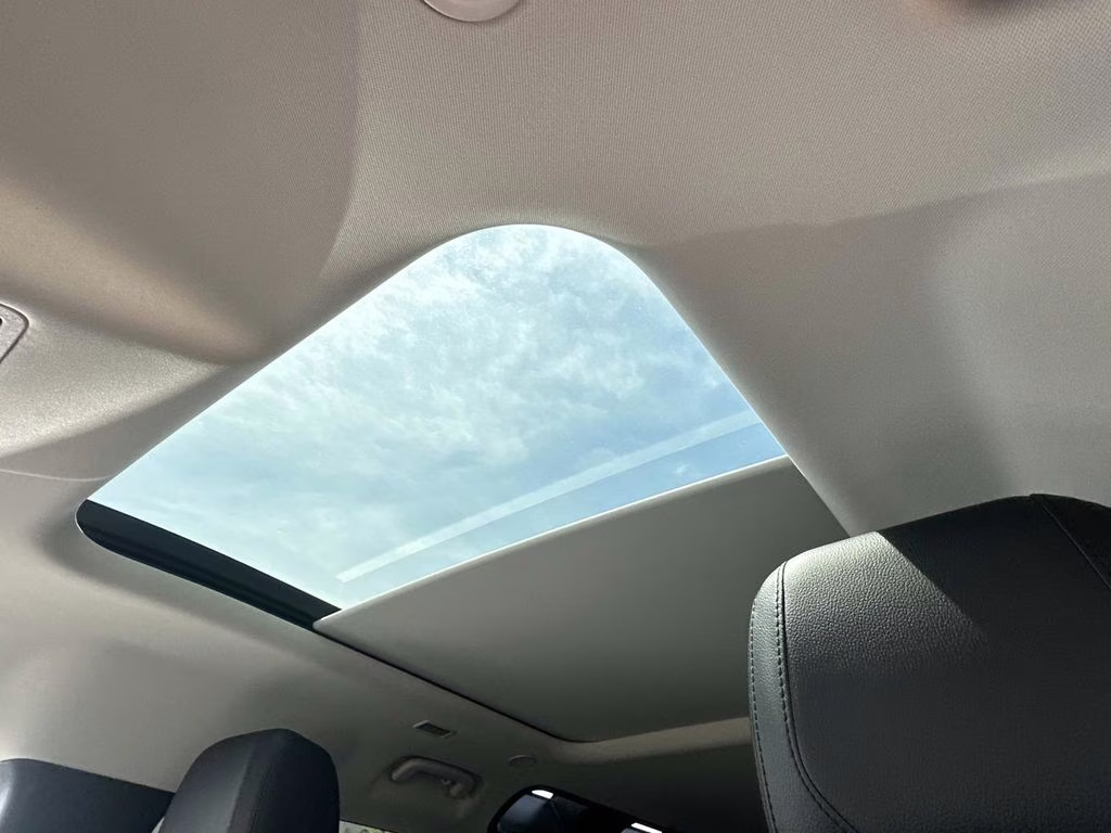 2022 Hakuba Silver Metallic Land Rover Defender 110 S AWD SUV