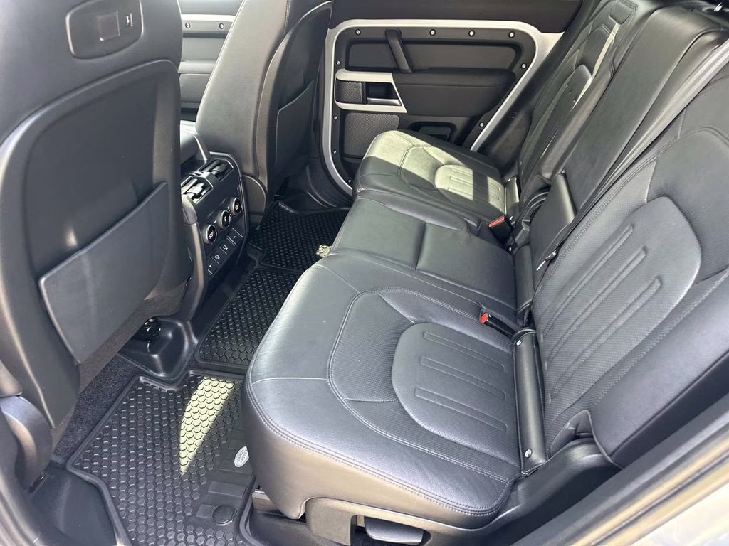 2022 Hakuba Silver Metallic Land Rover Defender 110 S AWD SUV