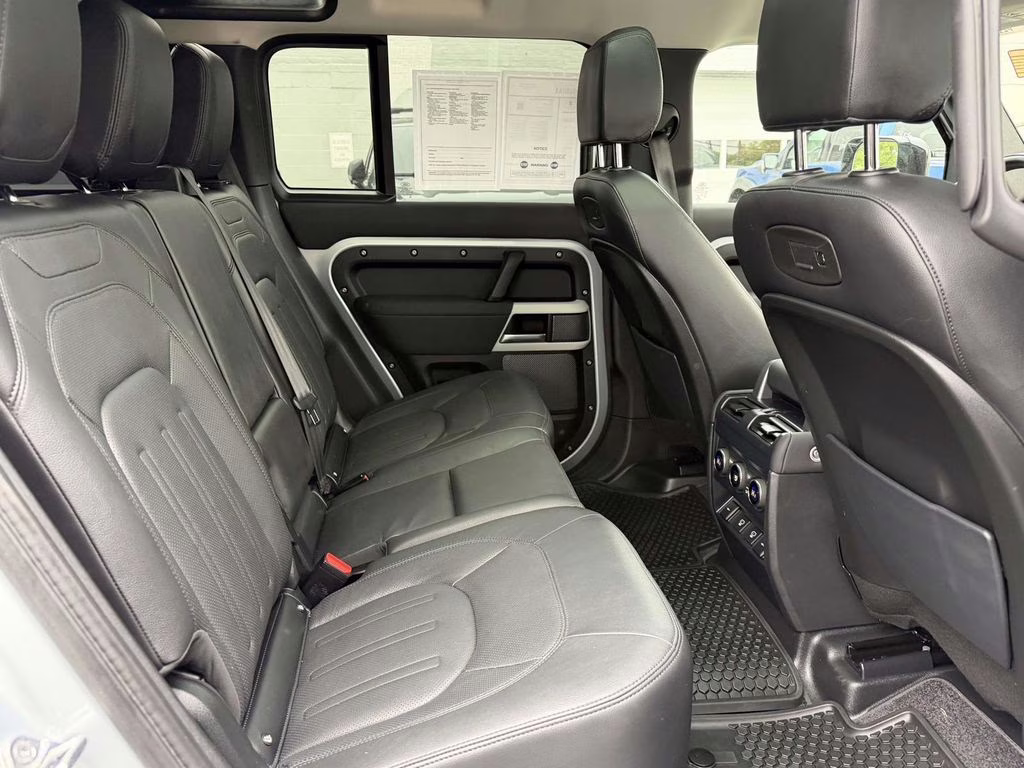 2022 Hakuba Silver Metallic Land Rover Defender 110 S AWD SUV