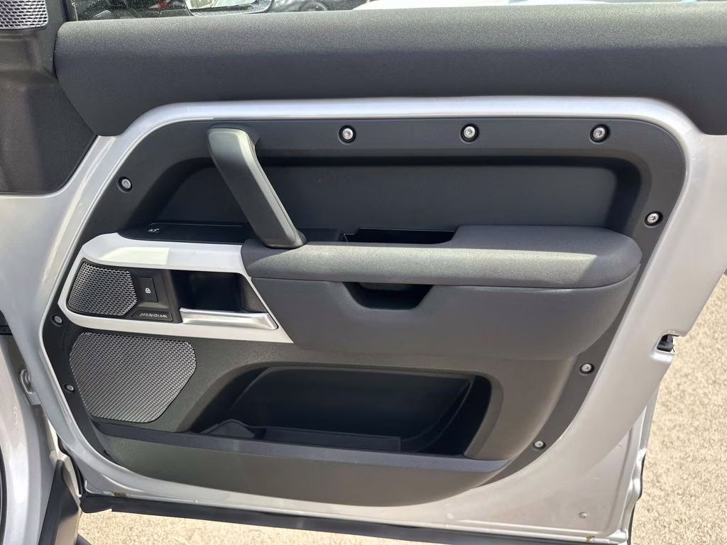 2022 Hakuba Silver Metallic Land Rover Defender 110 S AWD SUV