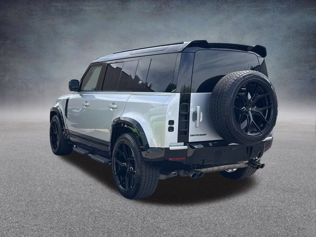 2022 Hakuba Silver Metallic Land Rover Defender 110 S AWD SUV